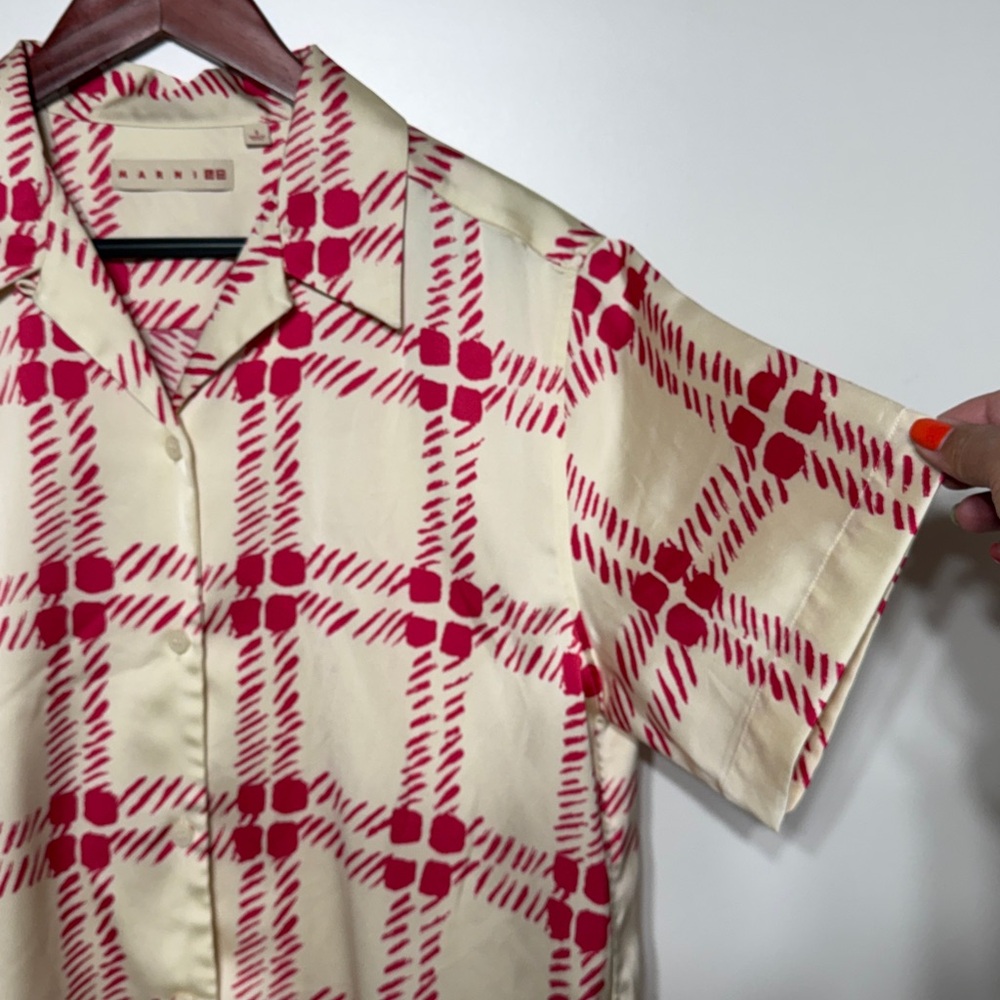 Marni x Uniqlo Oversized Open Collar Short Sleeve Shirt in Fuchsia and Ivory - Picture 6 of 11